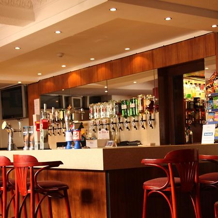 Abbotsford Hotel Дъмбартън Екстериор снимка