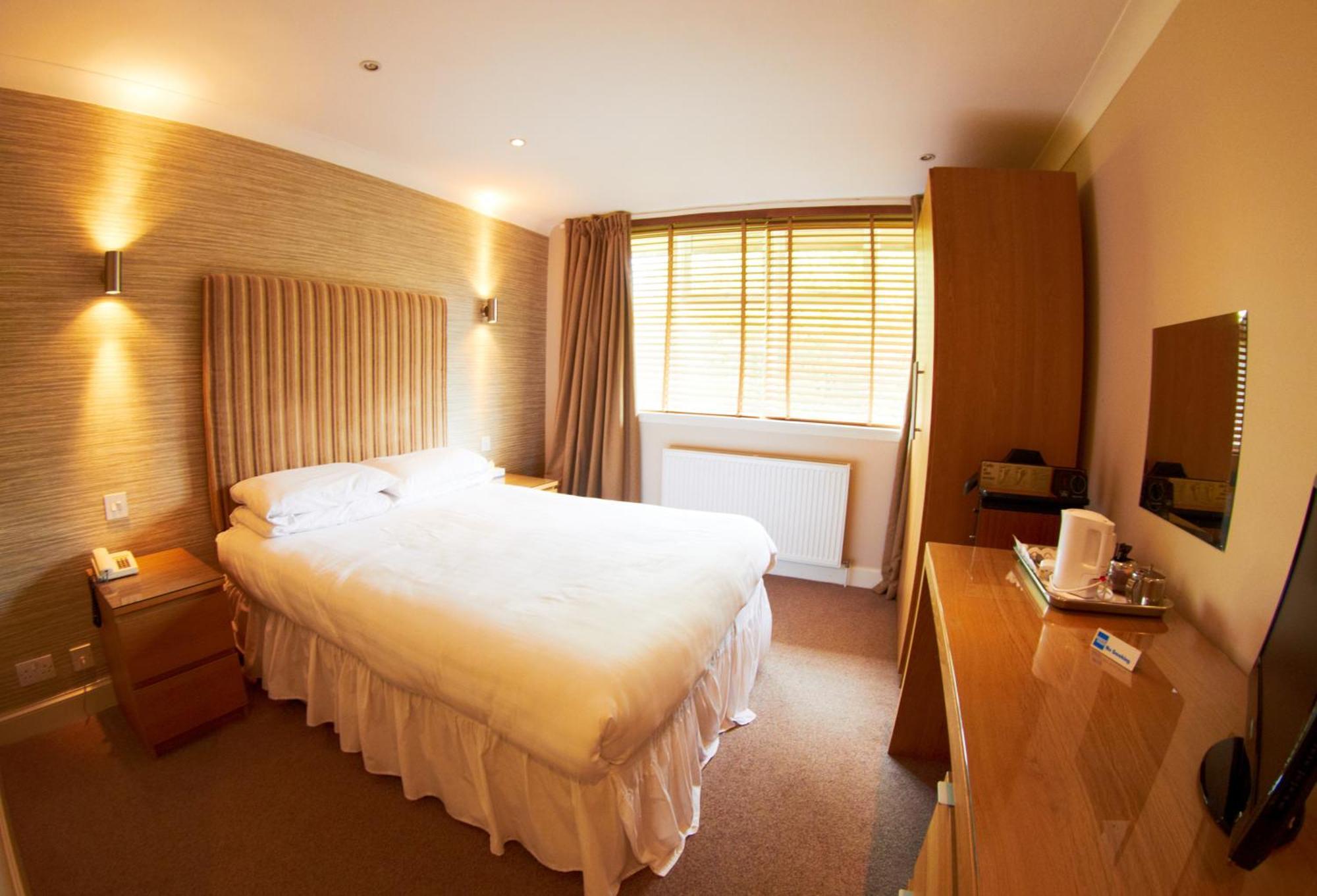 Abbotsford Hotel Дъмбартън Екстериор снимка