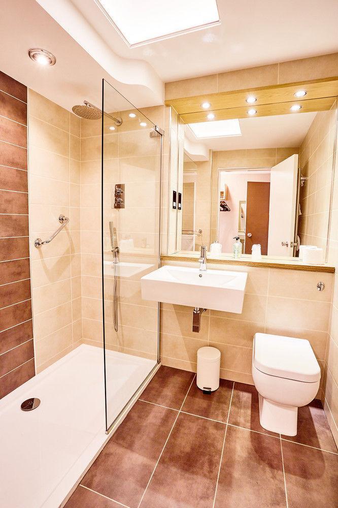 Abbotsford Hotel Дъмбартън Екстериор снимка